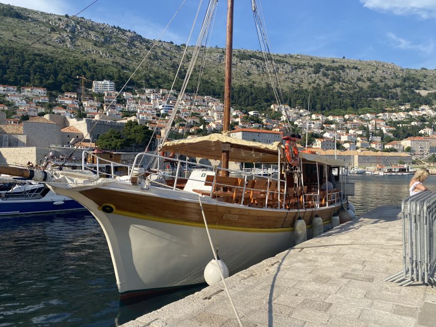Dubrovnik: Panoramic Sunset Cocktail Cruise Around Old Town - Value for money: what $69 buys you in 90 minutes