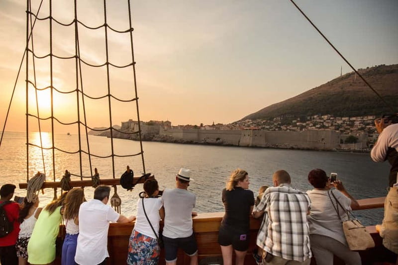 Dubrovnik: Panoramic Sunset Cruise-Karaka Ship (Adult Only) - Sound and seating tips: make the most of the English commentary