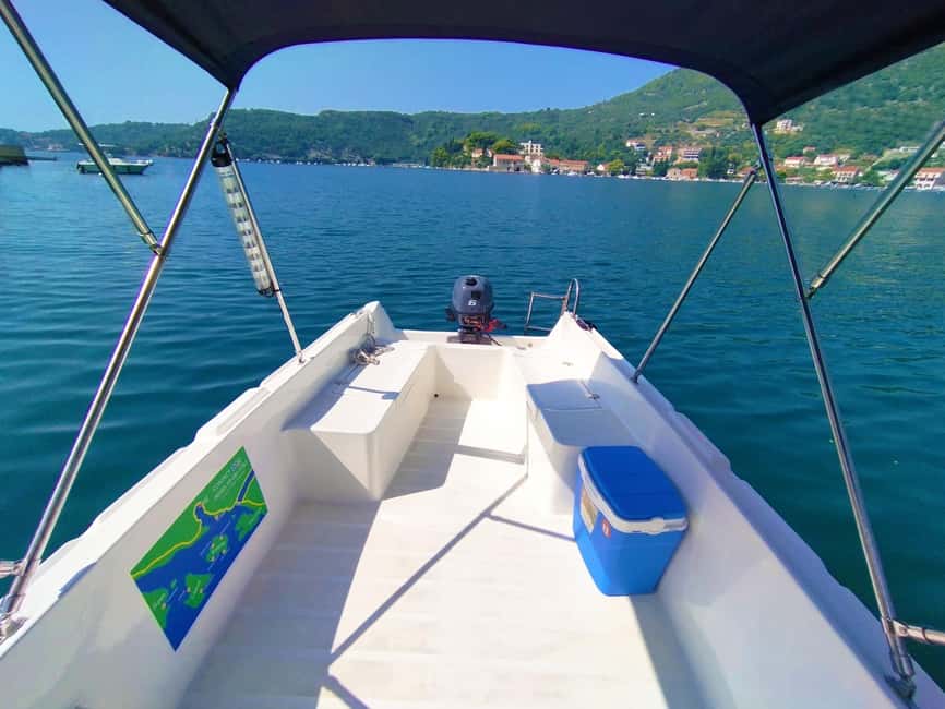 Dubrovnik: Rent a fun and easy to use boat without license - Šunj sandy beach: the calm, classic payoff