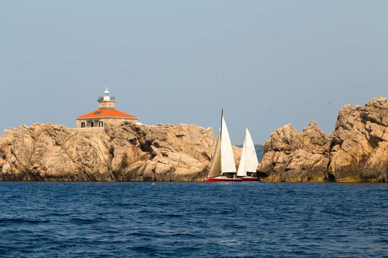 Dubrovnik: Romantic Sunset Sailing Adventure - Getting There: The Lapad Bay Start and Finding the Vjetar Booth