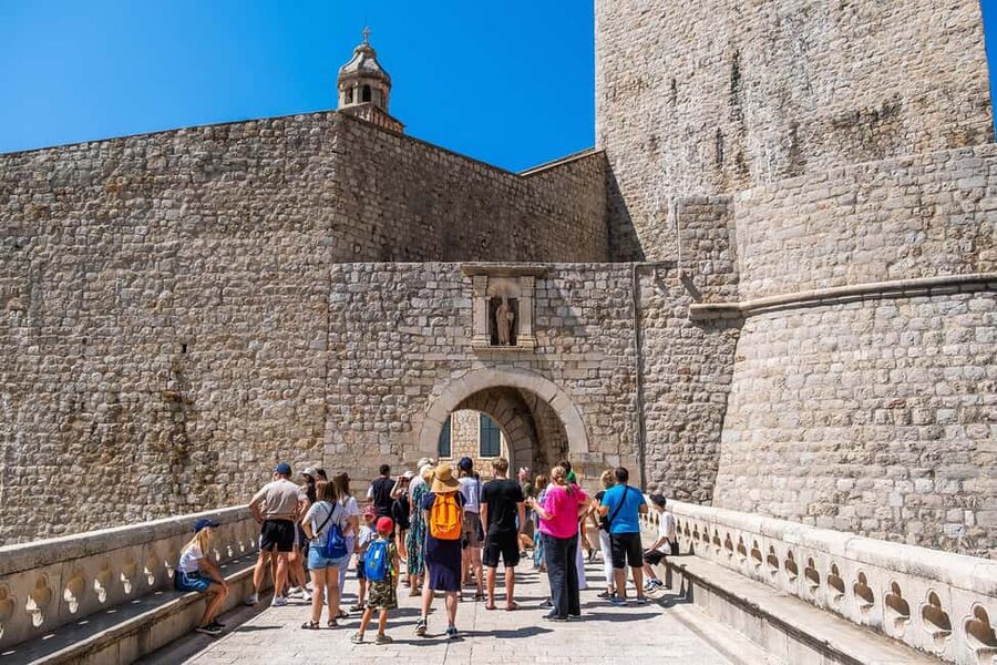 Dubrovnik: Small-Group Guided Old Town History Walking Tour - Franciscan Monastery, Cathedral area, and the reality of what is included