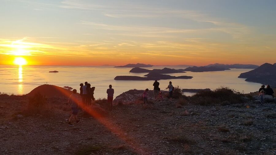 Dubrovnik: Sunset Panorama Tour with Glass of Wine - Who should book this sunset wine panorama
