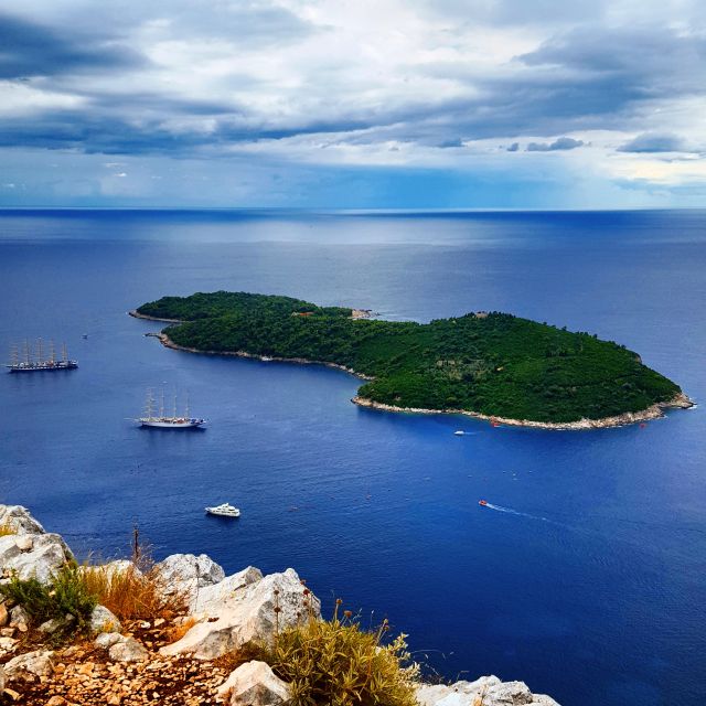 Dubrovnik: Sunset Panorama Tour with Glass of Wine - Mount Srđ and Fort Imperial: the sunset payoff with 360-degree views