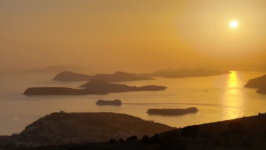 Dubrovnik: Sunset Panorama Tour with Glass of Wine - What the guides do best in practice