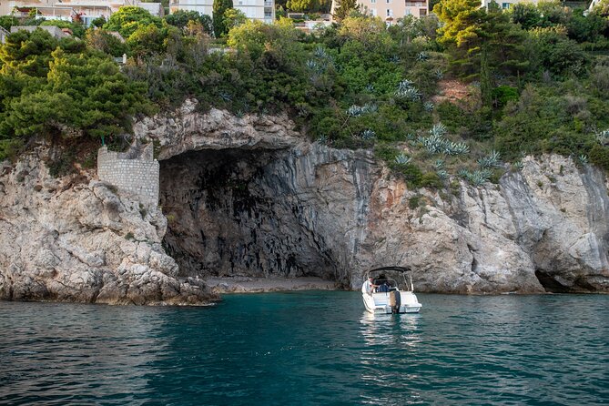 Dubrovnik Sunset Tour By Boat With Local - Villa Sheherezade and Lazareti: the human stories behind the coastline