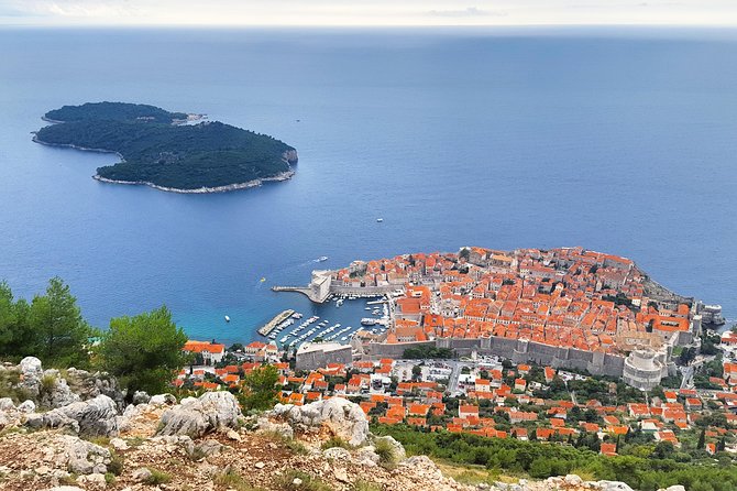 Dubrovnik walking history tour - Onofrio’s Fountain and the Aqueduct: Learning, Then Refilling