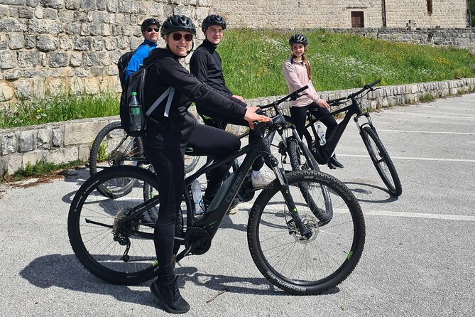 E-Bike Tour + Gourmet Lunch + Wine Tasting (Small Group) - Stop 4: lunch and wine tasting, built for real appetite