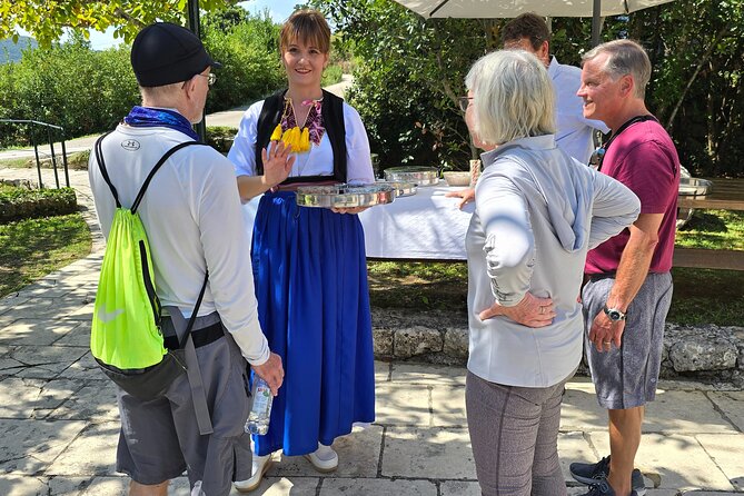 E-Bike Tour + Gourmet Snack + Wine Tasting (Small Group) - What to expect on the day: pacing, safety, and comfort details