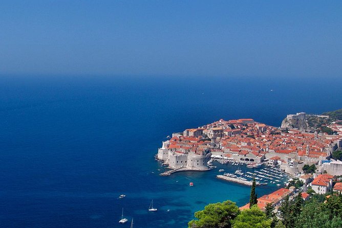 Early Bird Dubrovnik History Tour – 7:30 Start - Stradun promenade: iconic sights, side streets, and a photo window