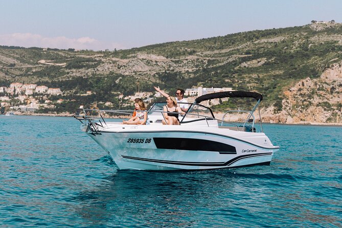 Elaphite Islands Luxury Private Boat Tour with Cap Camarat 7.5 - Meeting the Captain and Starting on Time