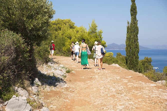Elaphiti Islands On The Luxury Pirate Ship Karaka Dubrovnik - Optional tastings: olive oil, honey, and wine as your shortcut to local flavors