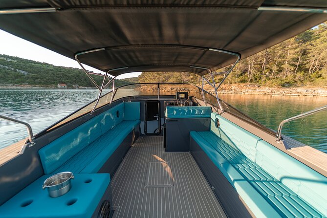 Exclusive Blue Lagoon Luxury Boat Tour from Split - Trogir in One Hour: Town Break for Food, Photos, and Quick Sights