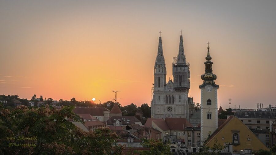 Exclusive old Zagreb walking tour - Where the tour starts at King Tomislav Square