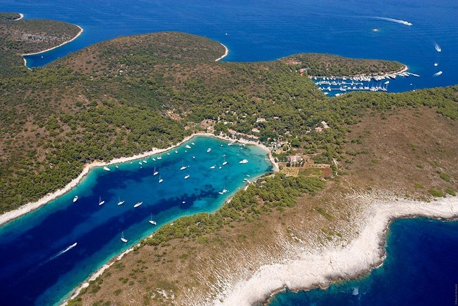 Exclusive Private Tour: Red Rocks & Pakleni Islands - Stop 2 Dubovica Beach: a calm bay and a small underwater cave