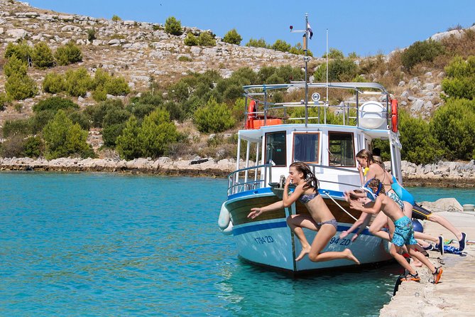 Excursion to Kornati National Park from Zadar - Sailing between stops: dolphins, boat size, and what to do on deck