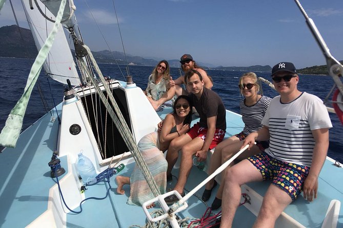 Experience full day sailing from Dubrovnik to Elaphiti islands - Boat comfort and the reality of “active sailing”