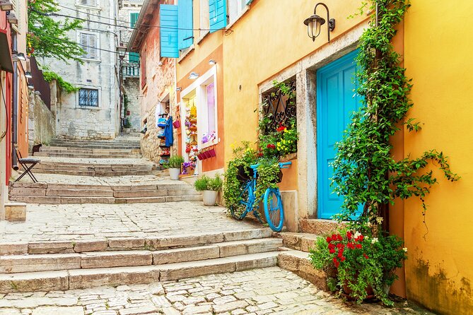 Explore Charms of Rovinj - Private Guided Walking Tour - Stop 3, Ulica Grisia: The Artist Street Energy