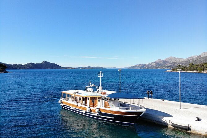 Explore Elaphiti Islands by Boat Tour: Hop-on-Hop-off Adventure - How the hop-on hop-off concept actually works