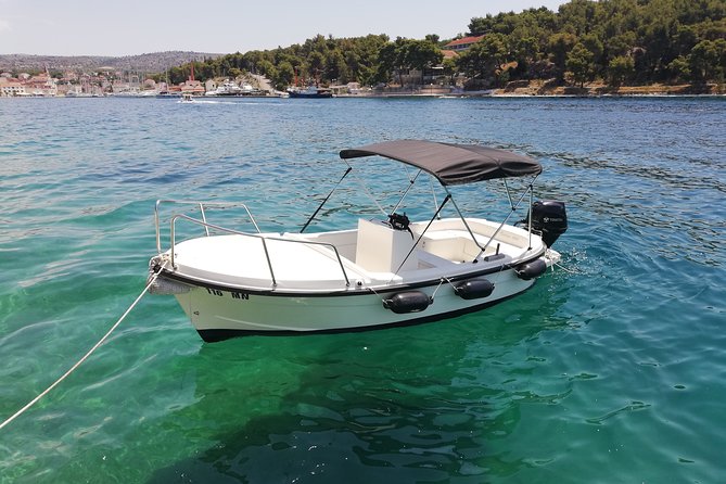 Explore the West coast of the island Brac by BETINA boat - How the day flows from Milna out to the west coast