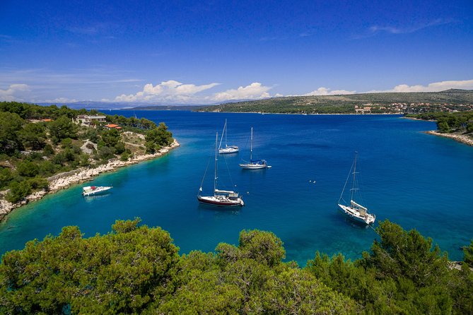 Explore west side of island Brač with Pasara boat - Traditional Dalmatian boat - Key highlights to notice before you go