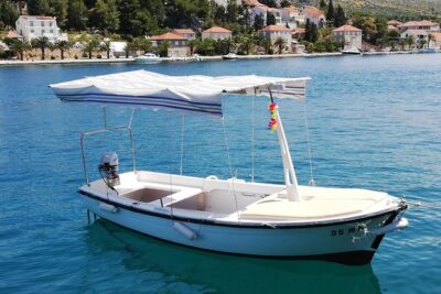 Explore west side of island Brač with Pasara boat – Traditional Dalmatian boat