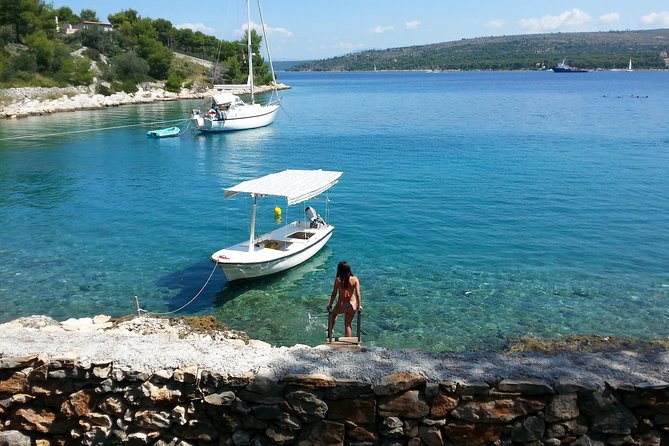 Explore west side of island Brač with Pasara boat - Traditional Dalmatian boat - Osibova bay: where the swim and snorkeling part really shines