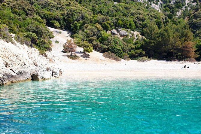 Fd boat-trip Medulin - Blue cave - Cres + lunch + dolphin search - Stop 3 and 4: Arriving Cres, then choosing your pace