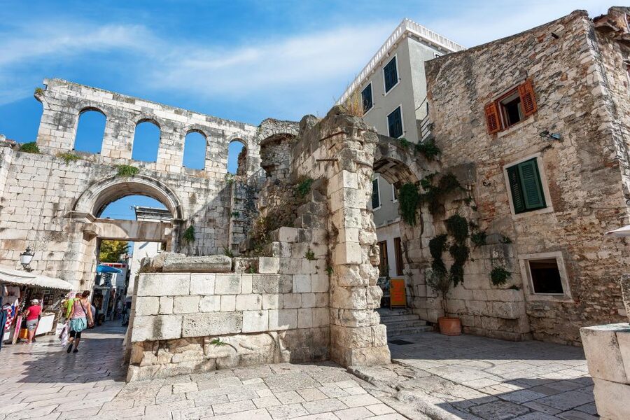 From Dubrovnik: Split Day Trip and City Tour with Transfers - Mala Neretva break stop, and why it matters