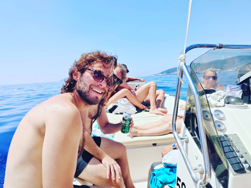From Hvar: Blue Cave and 5 Islands Boat Tour - Stop 3: The Croatian Coast at Stiniva on Vis