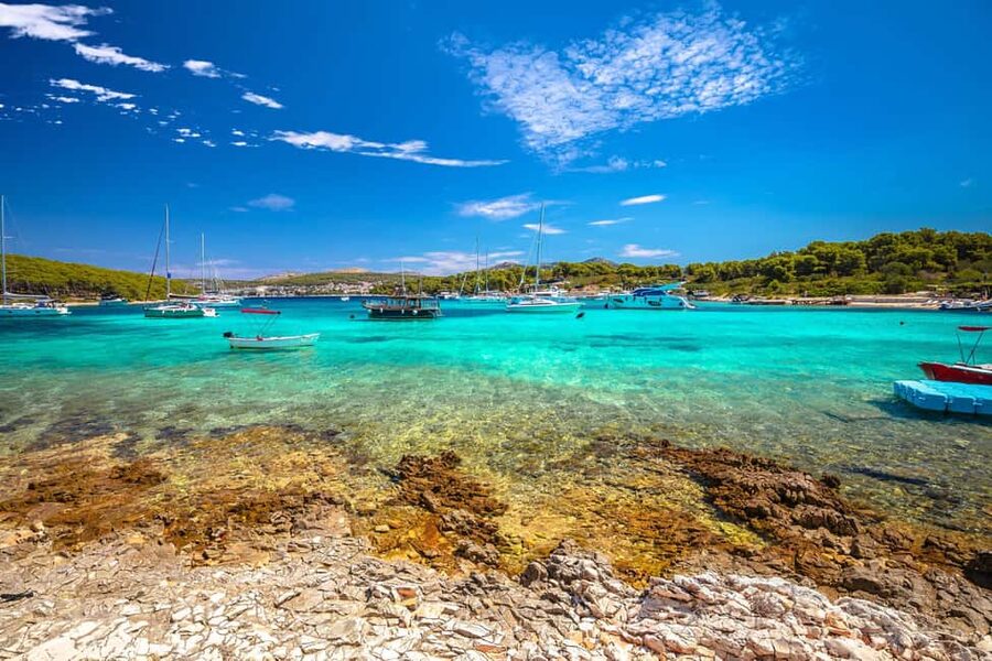From Hvar: Blue Cave, Green Cave & 5 Islands Speedboat Tour - The return leg: Pakleni Islands cruising and Palmižana’s sandy break