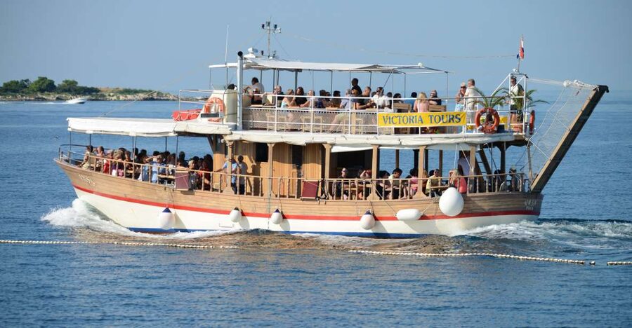 From Poreč: Lim Fjord, Rovinj, and Vrsar Boat Trip - Lunch Onboard: Grilled Choices, Wine Timing, and Meal Expectations