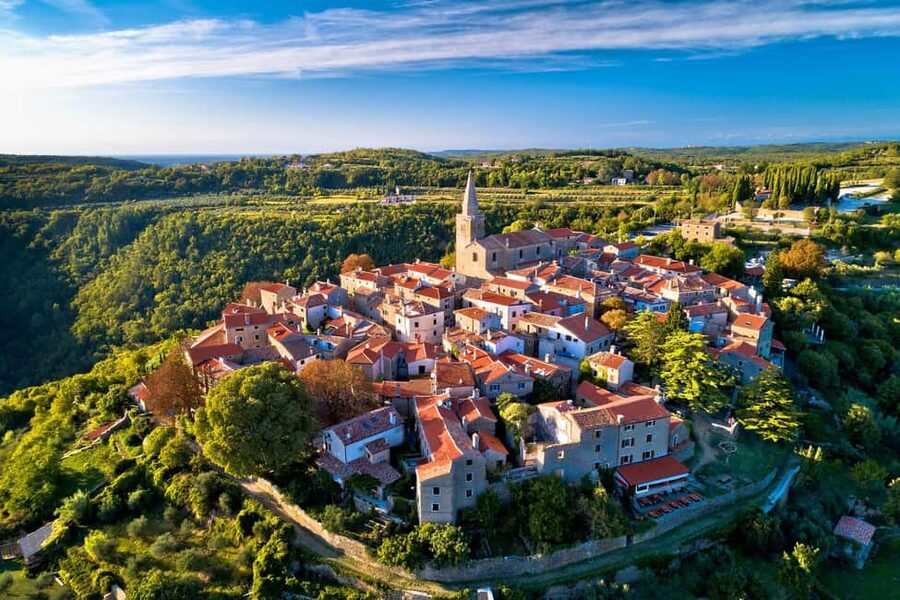 From Rovinj: Istria Day Tour to Poreč, Grožnjan & Motovun - A Smart One-Day Circuit From Rovinj