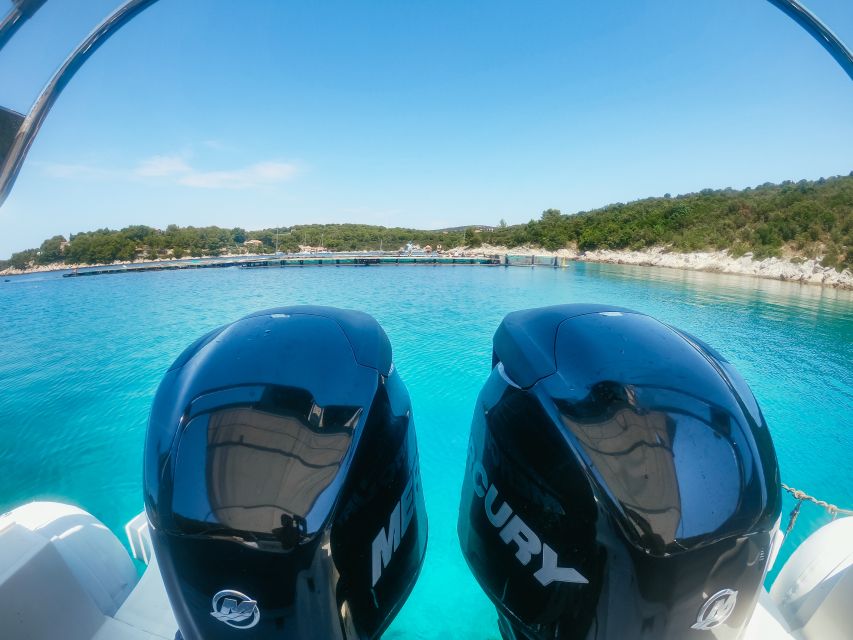 From Split: Blue Cave, Mamma Mia, Vis & Hvar 5-Island Tour - What the speedboat feels like: comfort, music, and where to sit