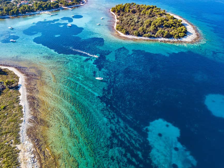 From Split: Blue Lagoon & Underwater Museum (Lunch & drinks) - Uvala Jelinak and the underwater museum experience