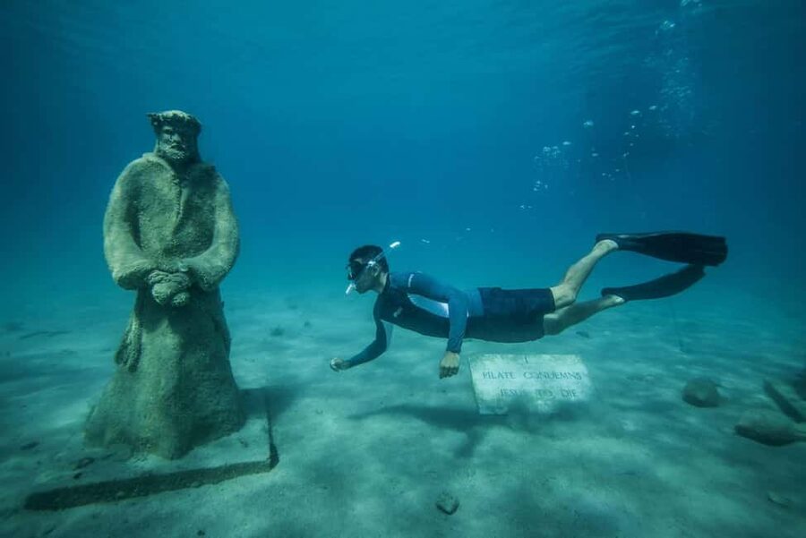 From Split: Blue Lagoon & Underwater Museum (Lunch & drinks) - Onboard vibe: relaxed crew, lunch that actually hits, and DJ music