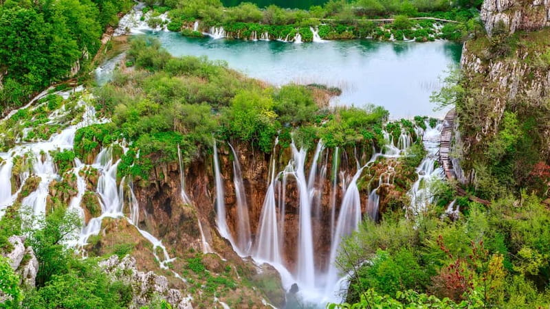 From Split: Plitvice Lakes Guided tour - The waterfall moment: Veliki Slap and why the route matters