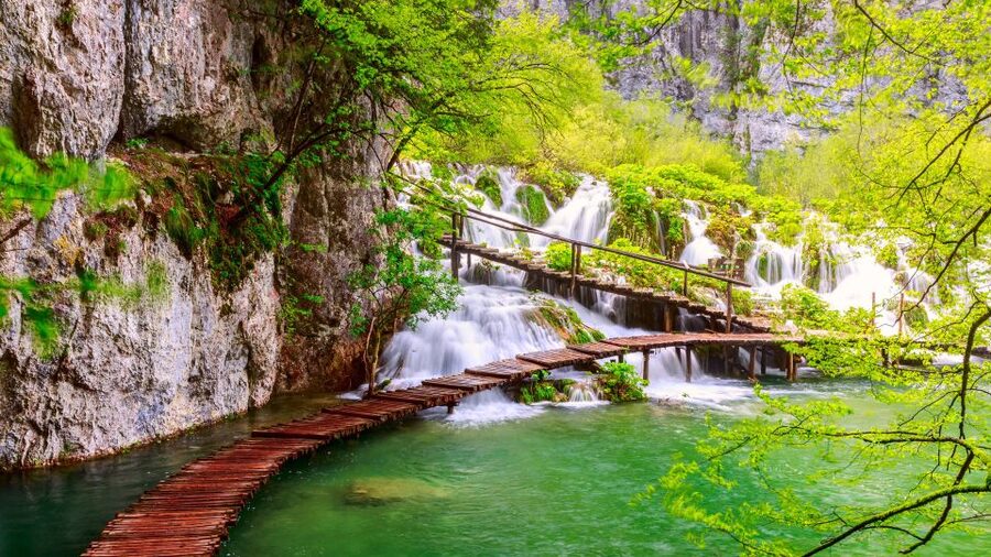From Split: Transfer to Zagreb with Stop at Plitvice Lakes - Why this Split to Zagreb transfer feels like a smart travel hack
