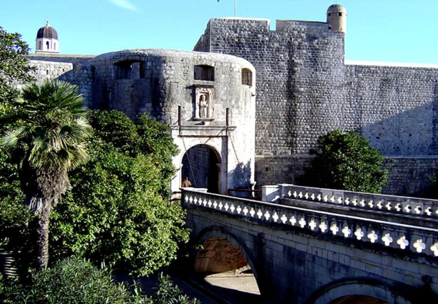 From Split/Trogir: Dubrovnik Guided Tour with a Stop in Ston - Who Should Book This Day Trip, and Who Should Skip It