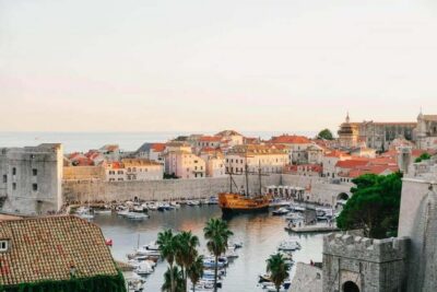 Dubrovnik Guided Tour with a Stop in Ston