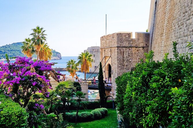 From Split/Trogir Small group tour to Dubrovnik with stop in Ston - Stradun Promenade to the city walls: how the walking tour helps you navigate fast