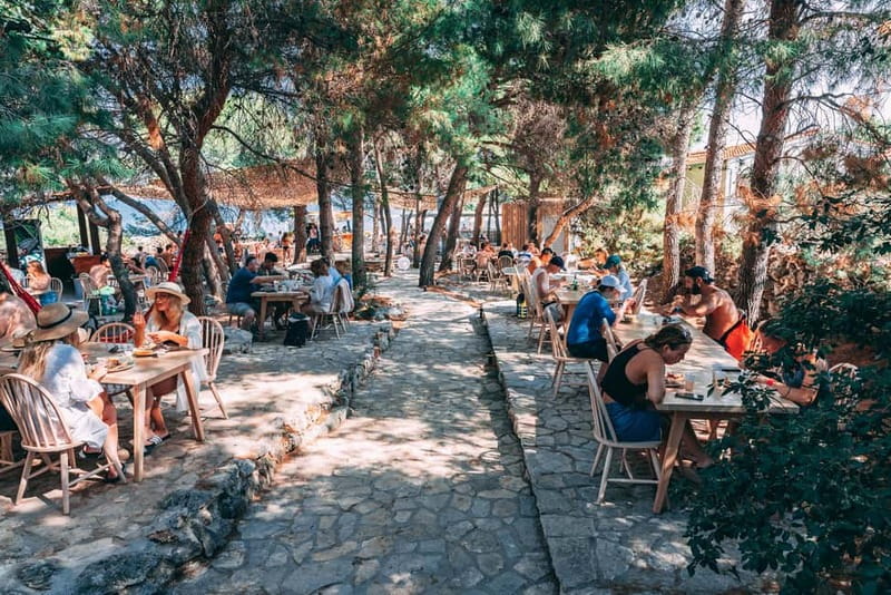 From Trogir: Blue Lagoon & Šolta Cruise with Lunch & Drinks - Lunch inside the Blue Lagoon: Mediterranean food with drinks included