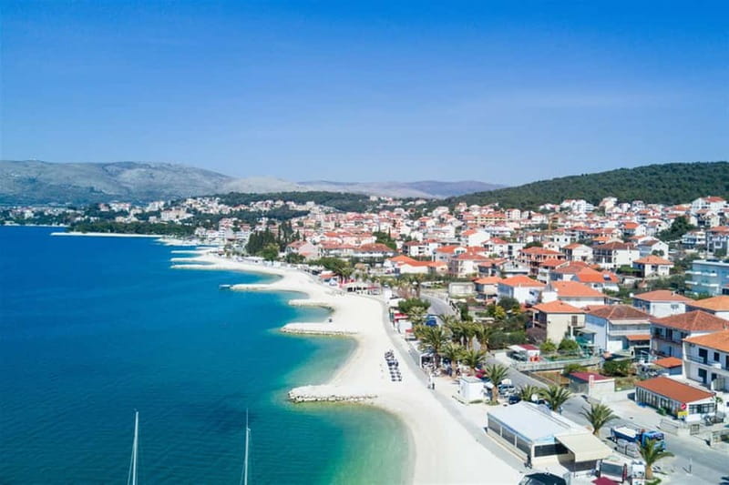 From Trogir: Guided Panoramic Boat Tour with Drinks - What the guide adds, beyond facts