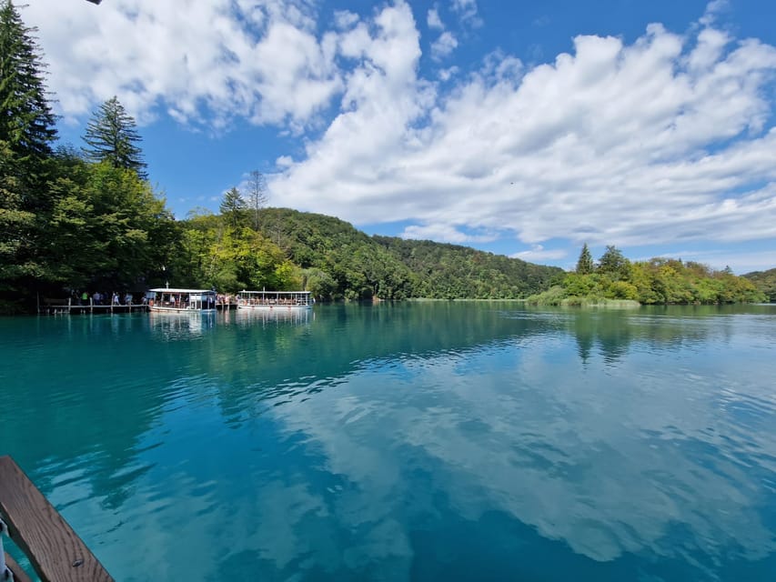 From Zadar: Plitvice Lakes Day Trip with Guide and Boat Tour - Pace, crowds, and how to avoid the most common timing problems