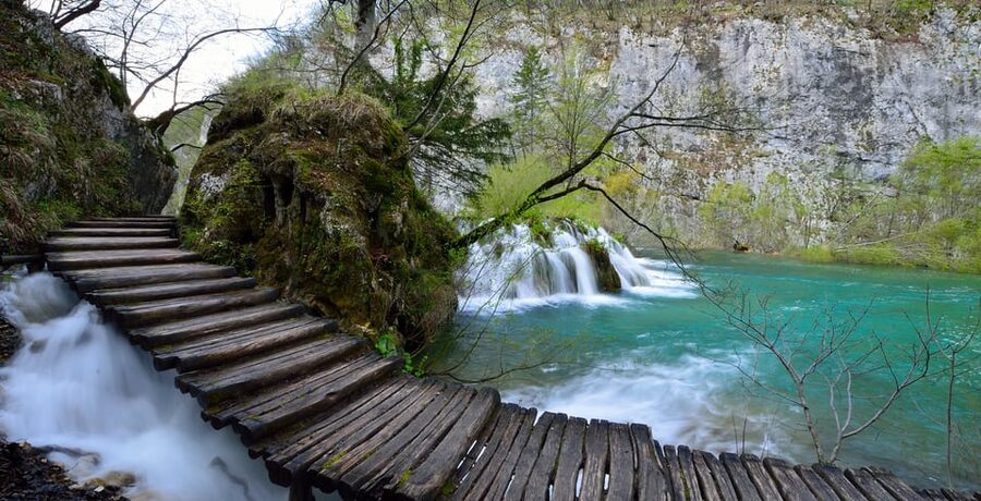 From Zadar: Plitvice Lakes Tour with Boat & Train Ride - The coach ride details that actually affect your day