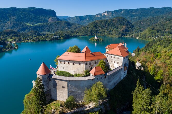 From Zagreb: Ljubljana & Lake Bled Small Group Day Trip - Transport, group size, and the guide effect