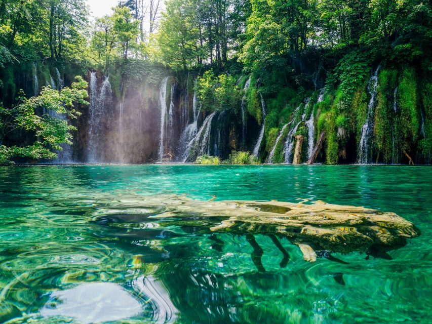 From Zagreb: Plitvice & Rastoke Guided Day Trip with Ticket - The 8.5 km wooden pathways hike, how to pace it