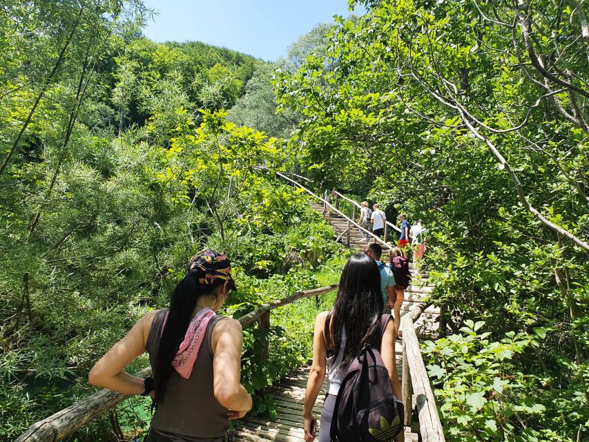 From Zagreb: Plitvice & Rastoke Guided Day Trip with Ticket - Guides and group feel, from humor to patience