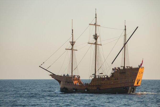Game of Thrones Cruise And Walking Tour Karaka Dubrovnik - The ship portion: sailing into Dubrovnik like you mean it