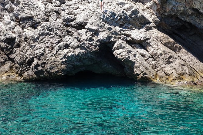 Half-Day Best Beaches & Bays Private Speed Boat Tour - Meeting point on Lapadska obala and how to show up ready