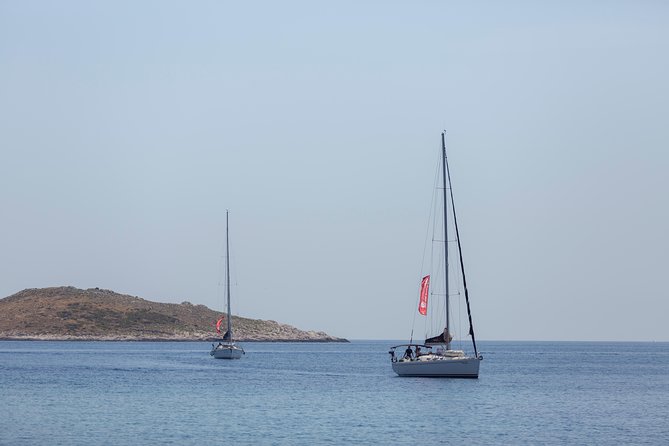 Hvar - Full Day Sail on a yacht - friendly skipper- small group - lunch optional - Milna and Notos restaurant: the one shore stop that can make or break your day